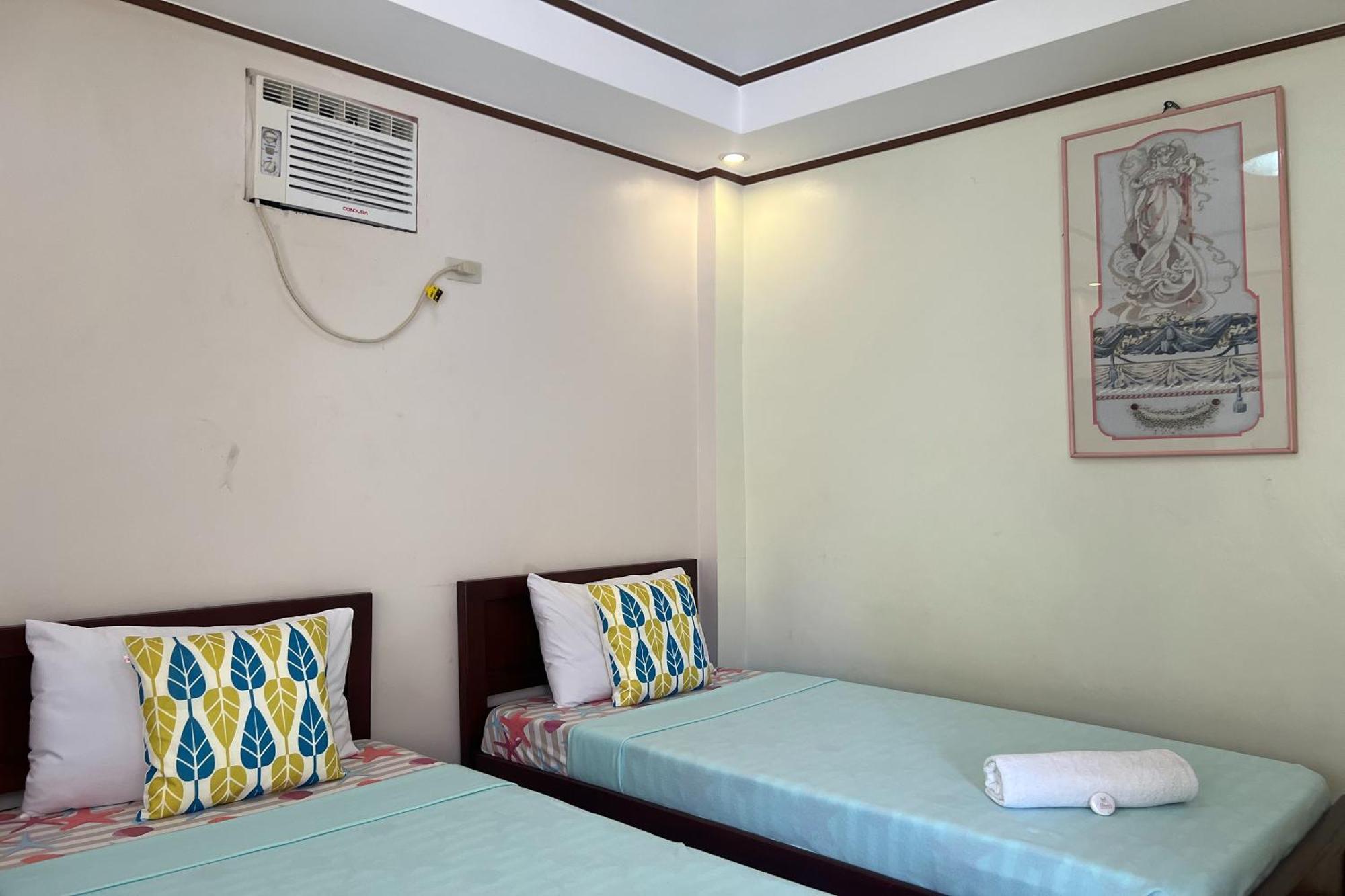 Dinah'S Tourist Inn Puerto Princesa Exterior photo